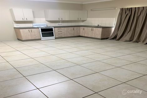 1/4 Mooney Ct, Glenella, QLD 4740