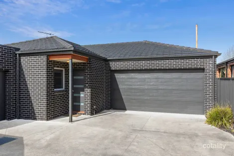 2/7 Ashbourne St, Herne Hill, VIC 3218