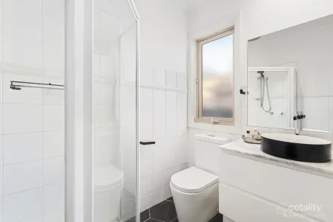 Property photo of 2/1 Warringal Street Bulleen VIC 3105