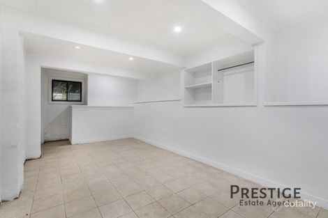 Property photo of 4 Urunga Place Bossley Park NSW 2176