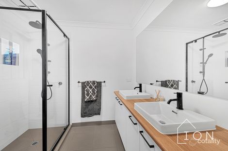 Property photo of 63 Hikari Crescent Cranbourne South VIC 3977