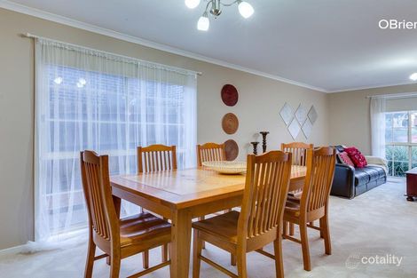 Property photo of 27 Longhurst Crescent Hillside VIC 3037
