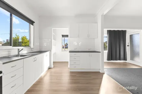 Property photo of 4 Griffiths Court Traralgon VIC 3844