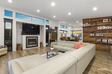 Property photo of 4 Woolondoon Drive Highton VIC 3216