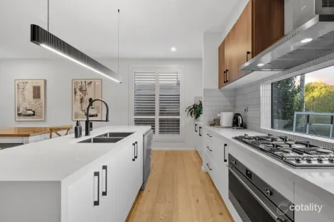 Property photo of 8 Anne Street Berwick VIC 3806