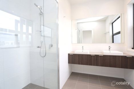 Property photo of 8 Moreton Walk Cheltenham VIC 3192