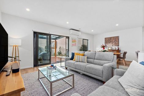 Property photo of 1/3 Portrush Grove Mornington VIC 3931