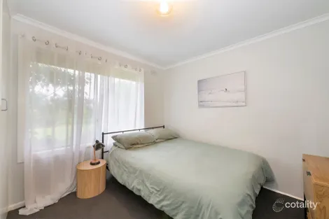 Property photo of 5 Floral Place Warrnambool VIC 3280