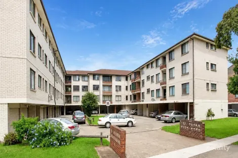 13/22 Remembrance Ave, Warwick Farm, NSW 2170