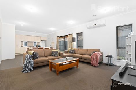Property photo of 15 Dempster Drive Craigieburn VIC 3064