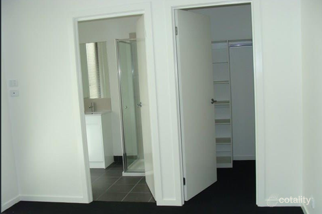 Property photo of 39 Grattan Cove Craigieburn VIC 3064