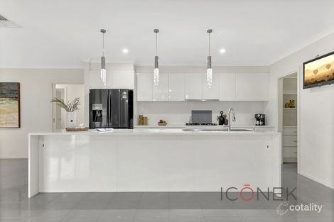 Property photo of 120 Moffat Drive Lalor VIC 3075