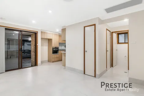 Property photo of 4 Witt Close Edensor Park NSW 2176