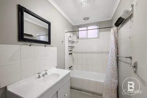 Property photo of 24 Lyons Street South Ballarat Central VIC 3350
