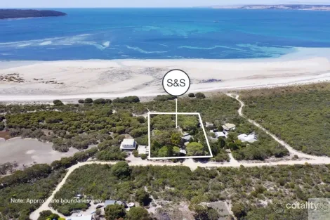 10 Fourth St, Sapphiretown, SA 5222