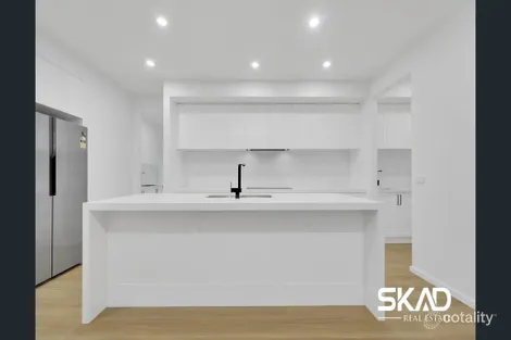 Property photo of 10 Sparrowhawk Drive Beveridge VIC 3753