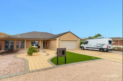 7 Gilmore Cres, Wallaroo, SA 5556