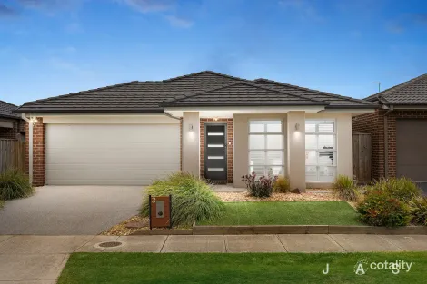 3 Cheshire Dr, Werribee, VIC 3030