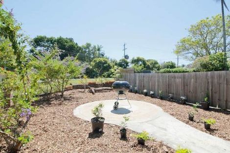 1 Pownall Cres, Margate, QLD 4019