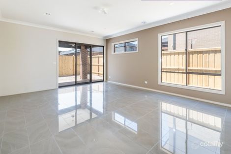 Property photo of 13 Milliners Avenue Keysborough VIC 3173