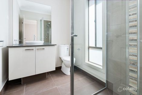 Property photo of 13 Milliners Avenue Keysborough VIC 3173