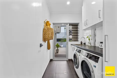 Property photo of 6 Trout Street Kanimbla QLD 4870