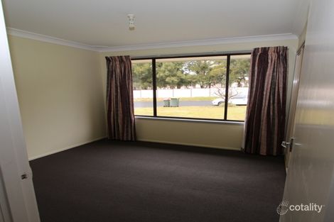 Property photo of 42 Cherry Tree Close Moss Vale NSW 2577