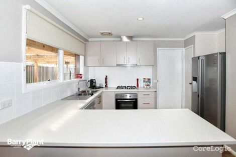Property photo of 33 Abercarn Avenue Craigieburn VIC 3064