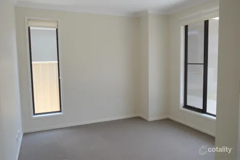 Property photo of 5 Jurien Crescent Varsity Lakes QLD 4227