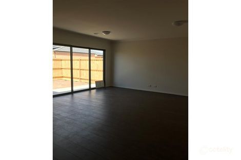 Property photo of 22 Bensonhurst Parade Point Cook VIC 3030
