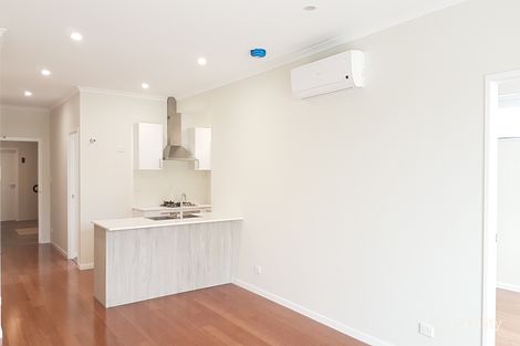 Property photo of 1/847 Logan Road Holland Park West QLD 4121