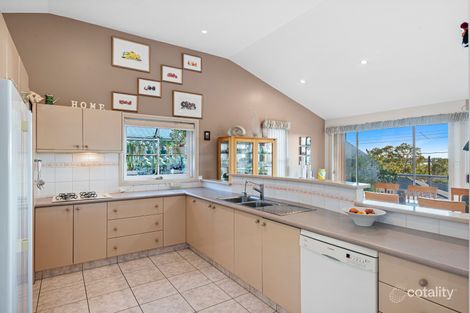 Property photo of 32 Hillside Drive Berkeley Vale NSW 2261