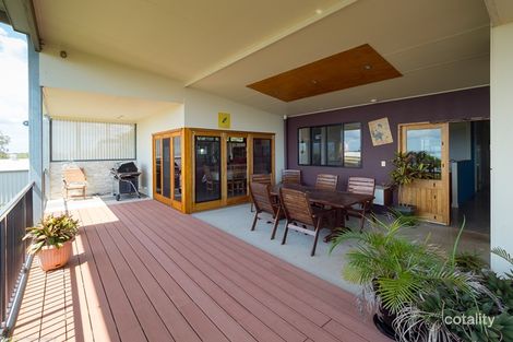 2/5 Blue Water Rd, Booral, QLD 4655