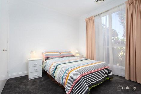 Property photo of 2/4 Macgowan Avenue Glen Huntly VIC 3163