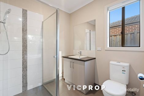 Property photo of 64 Wootten Road Tarneit VIC 3029