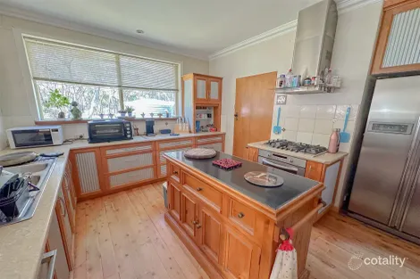 Property photo of 688 Mount Hutton Road Nundubbermere QLD 4380