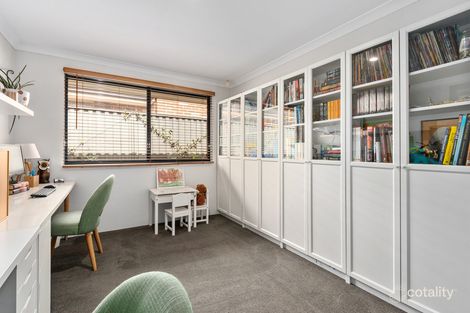 Property photo of 18 Devereux Crescent Aveley WA 6069