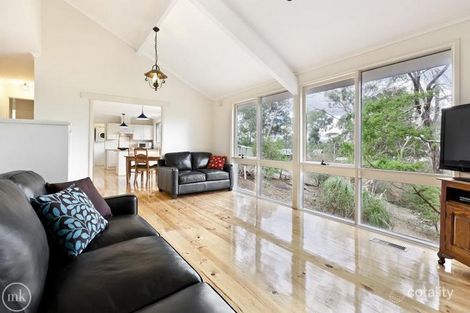 Property photo of 34 Banoon Road Eltham VIC 3095