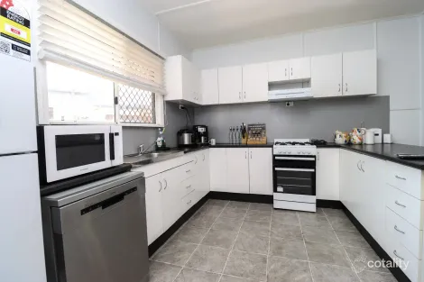 Property photo of 52 Urquhart Street Soldiers Hill QLD 4825