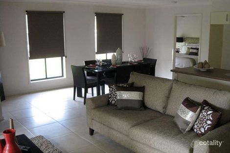 Property photo of 2/2 Stoneleigh Way Holmview QLD 4207