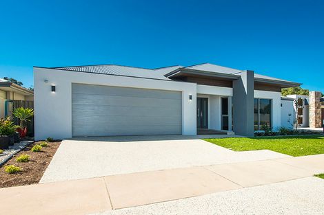 Property photo of 16 Hutchinson Boulevard Byford WA 6122