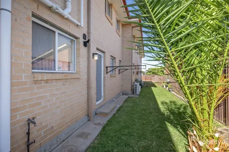 Property photo of 3/73 Crown Street West Tamworth NSW 2340