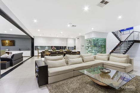 Property photo of 14 Westminster Court Paradise Point QLD 4216