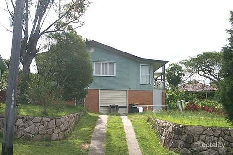 6 Alwyn St, Stafford Heights, QLD 4053