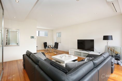 Property photo of 2/1A Sandown Road Ascot Vale VIC 3032