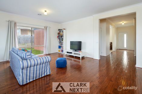 Property photo of 11 Cypress Court Drouin VIC 3818