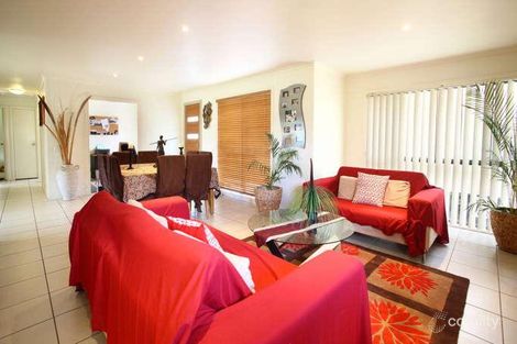 Property photo of 21 Sunbird Chase Parrearra QLD 4575
