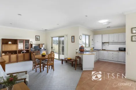 Property photo of 2/1 The Terrace Kennington VIC 3550