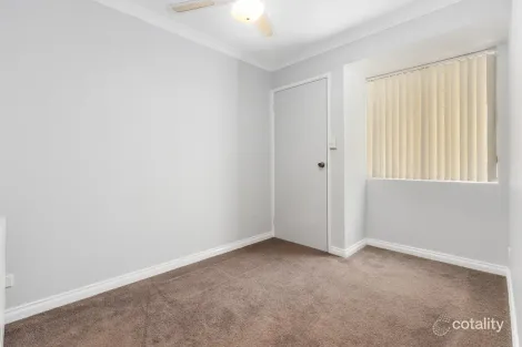 Property photo of 76 Coronata Drive Warnbro WA 6169