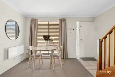Property photo of 9/1A Davison Street Crestwood NSW 2620